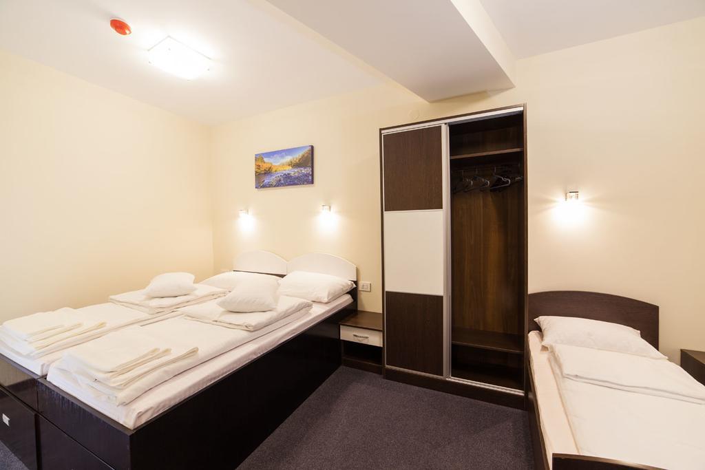 זלאטיבור Garni Hotel Simsir מראה חיצוני תמונה